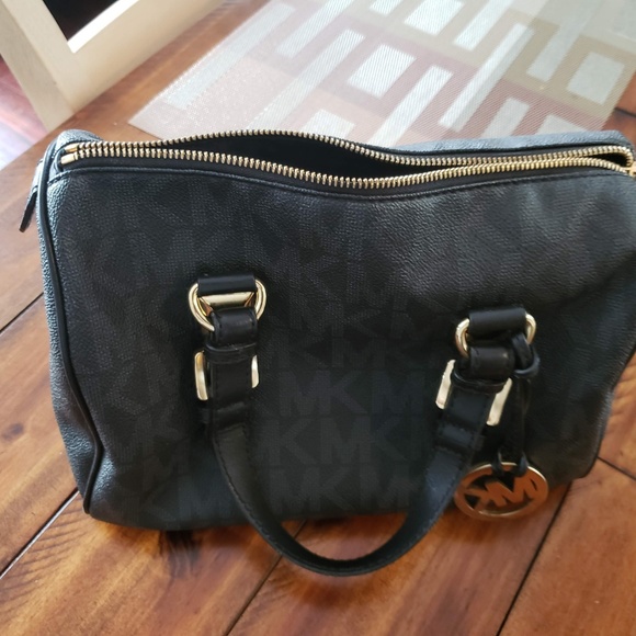 Michael Kors Handbag & Wallet - Picture 3 of 6